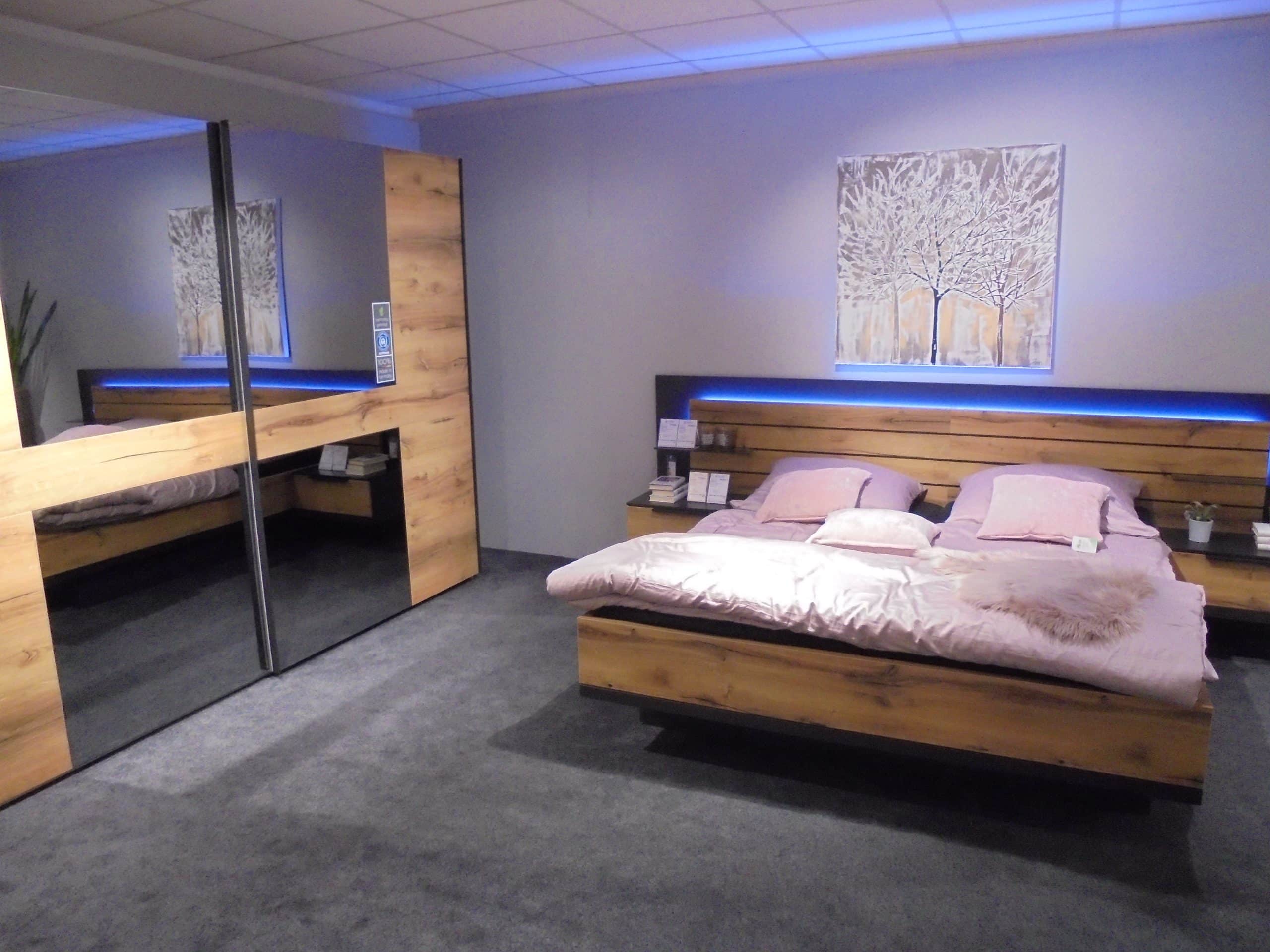 Schlafzimmer Ventura Plus in Atlantic Oak hell und schwarz matt bei Möbelhaus Thiex im Abverkauf über 32 % reduziert.